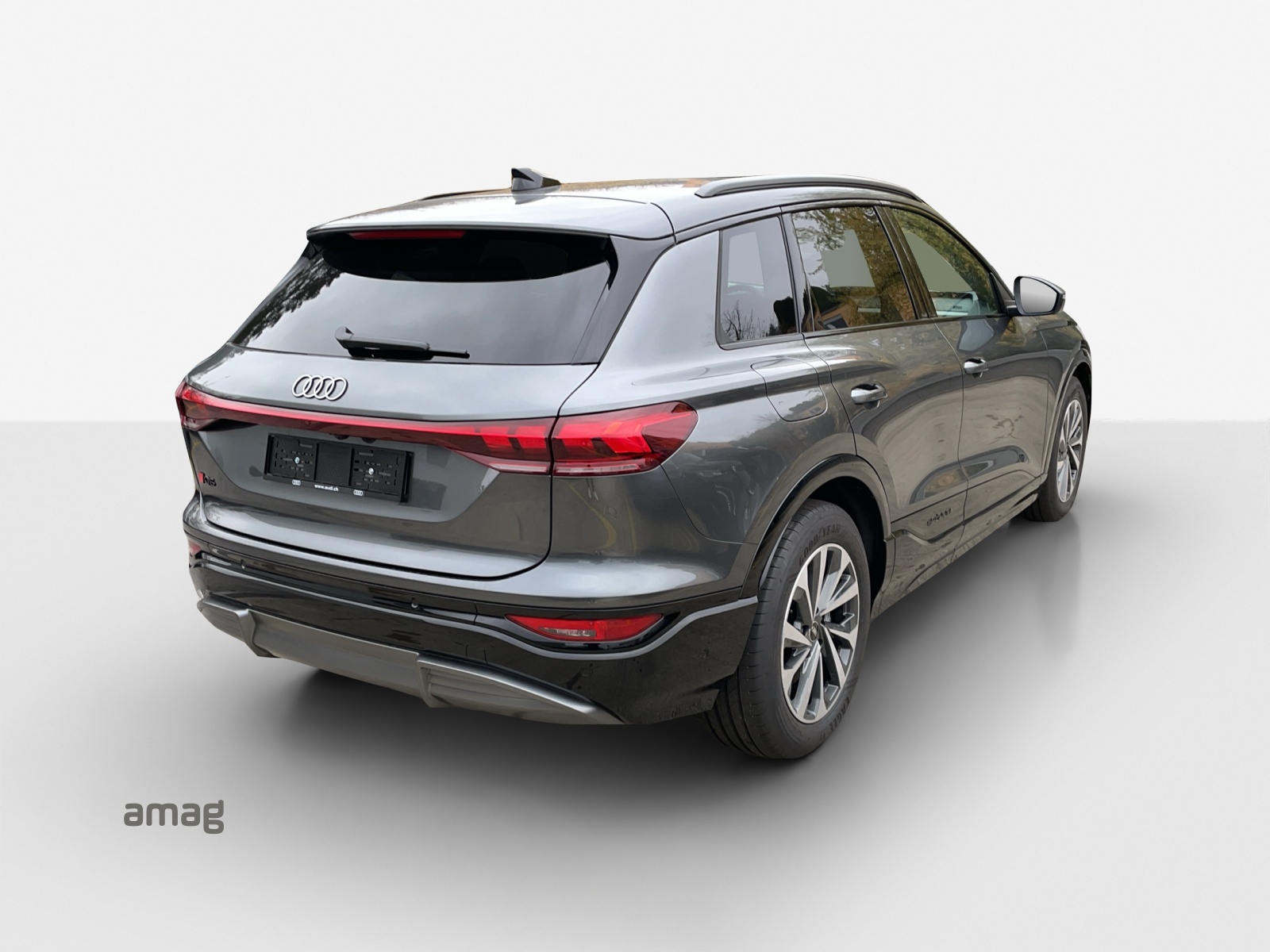 AUDI Q6 e-tron quattro-image-4