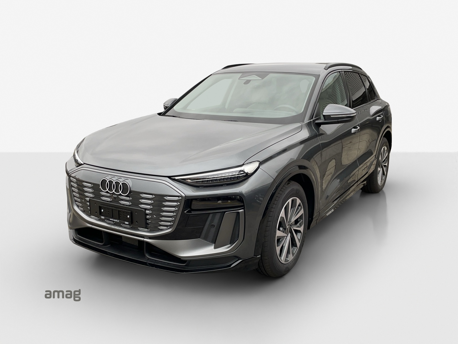 AUDI Q6 e-tron quattro-image-0