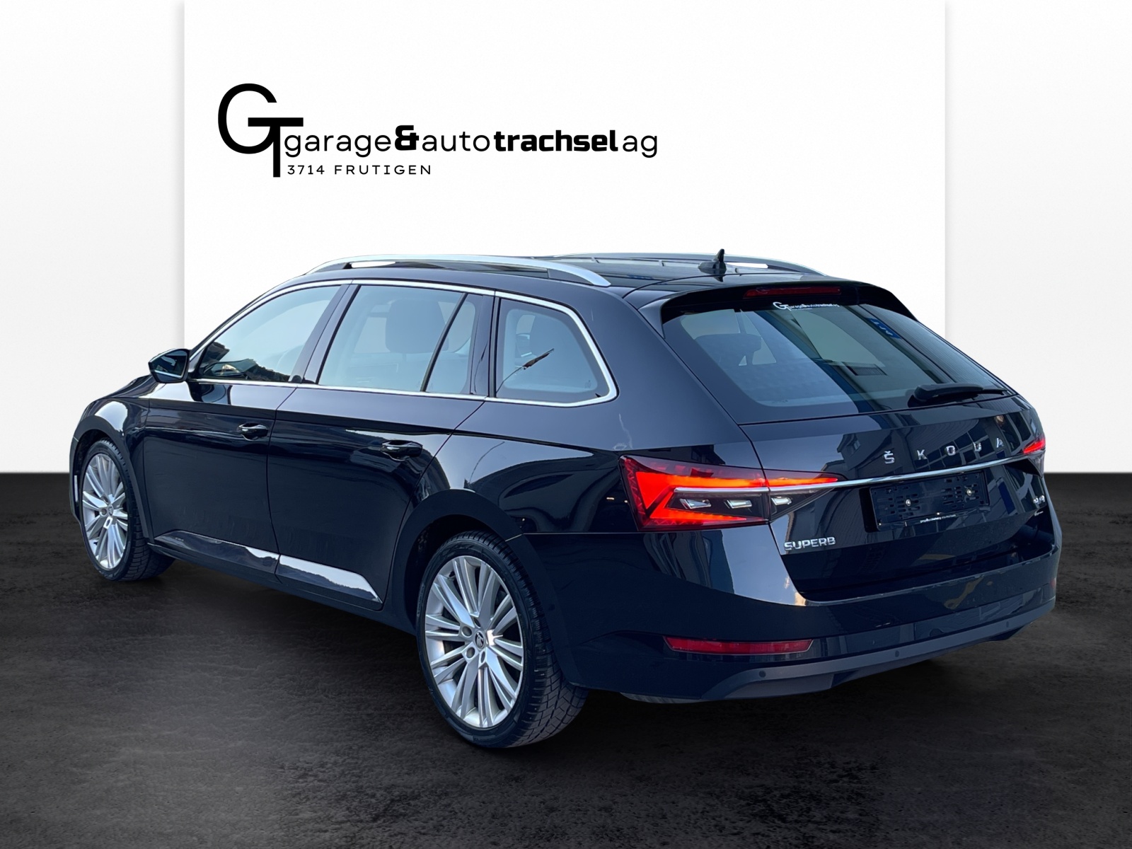 SKODA Superb Combi 2.0 TDi Style 4x4 DSG-showroom-element-2
