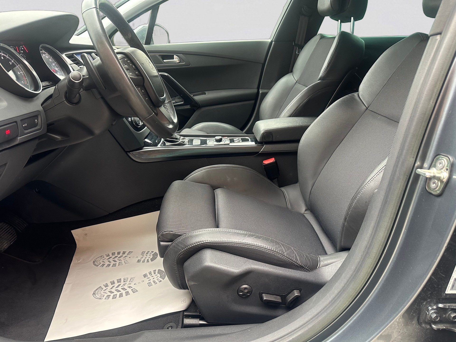 PEUGEOT 508 SW 1.6 16V T Allure Automatic-image-13