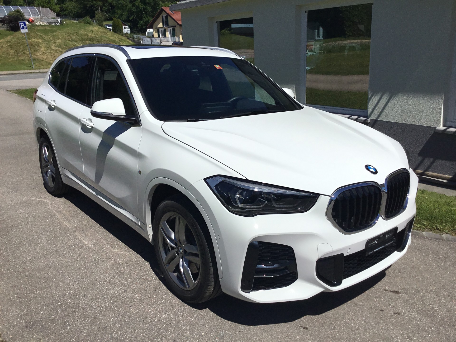 BMW X1 xDrive 25e M Sport Steptronic-image-0