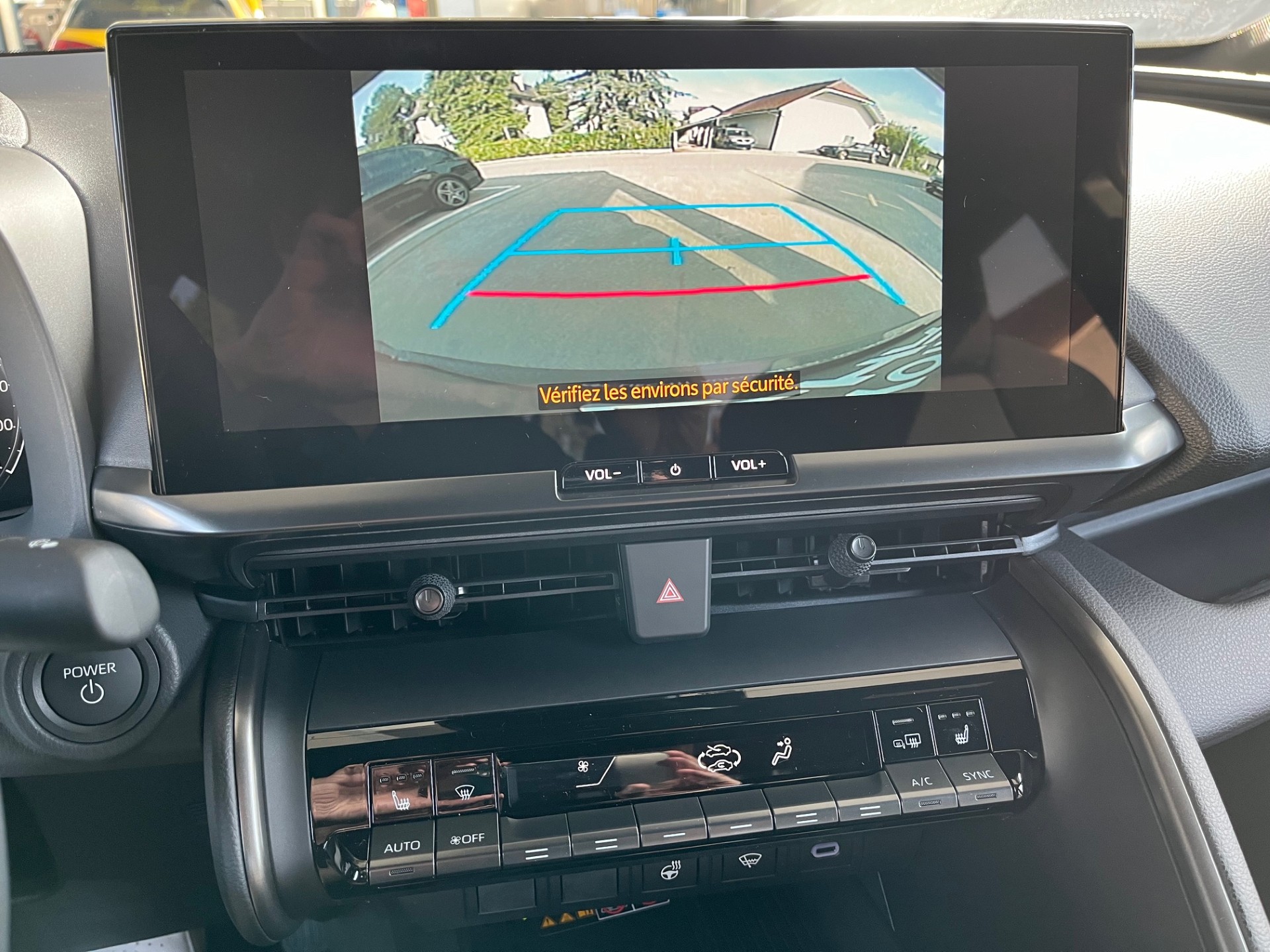 TOYOTA C-HR 2.0 PHEV CVT Swiss Edition-image-10