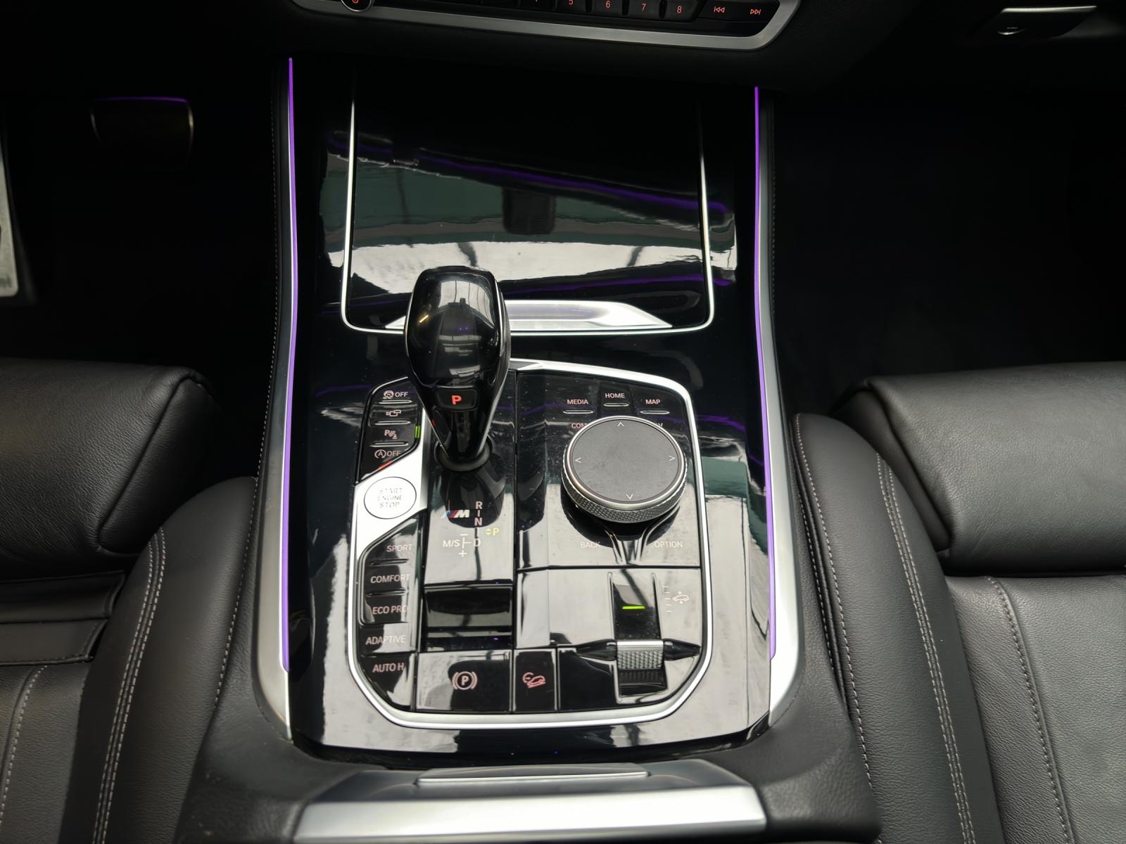 BMW X5 xDriveM50i-image-7