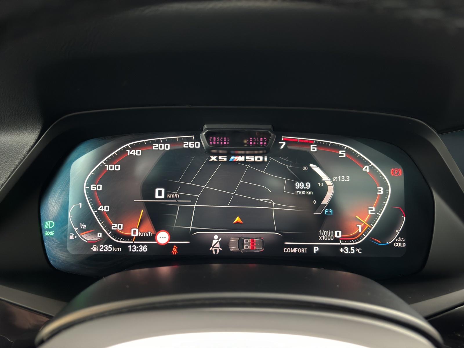 BMW X5 xDriveM50i-image-14