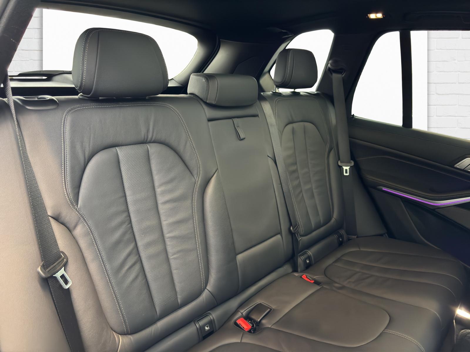 BMW X5 xDriveM50i-image-15