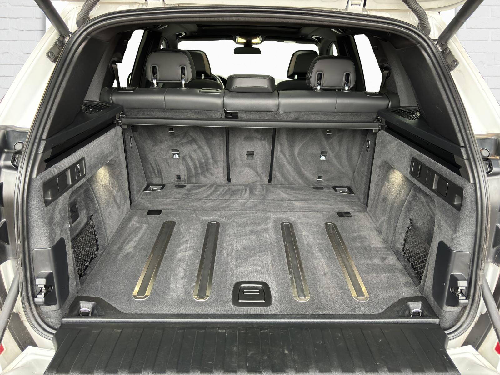 BMW X5 xDriveM50i-image-22
