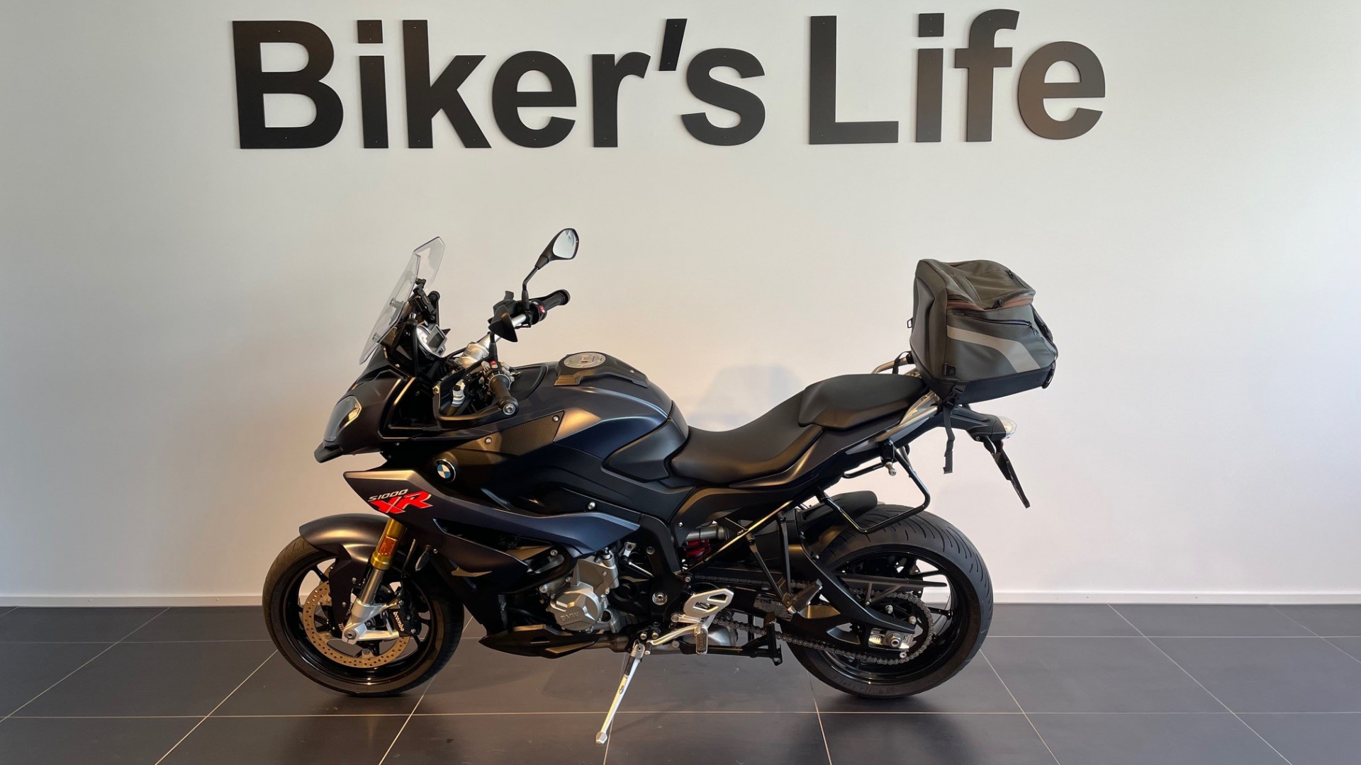 BMW S 1000 XR-showroom-element-1