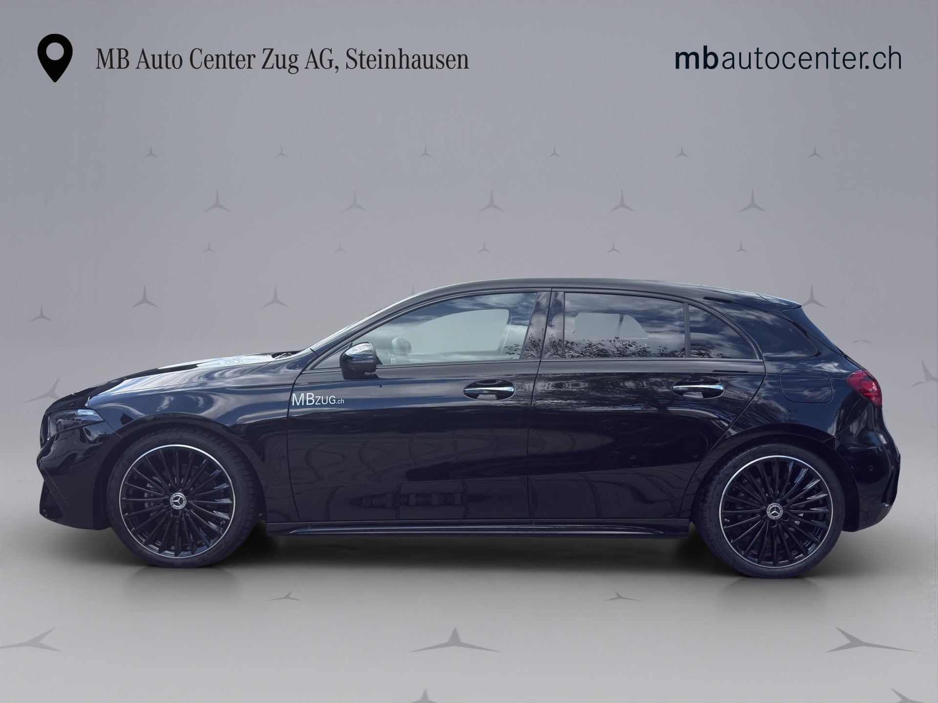 MERCEDES-BENZ A 200 AMG Line-image-1