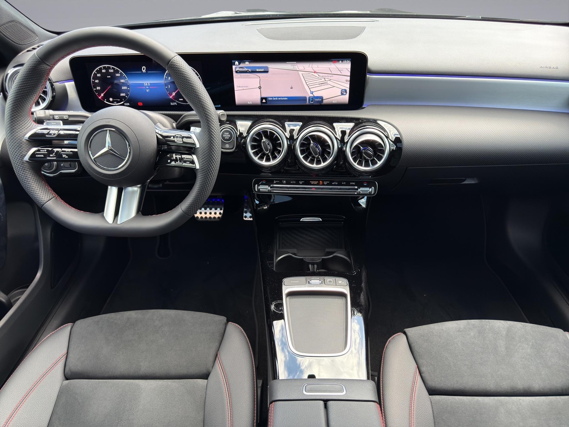 MERCEDES-BENZ A 200 AMG Line-image-10