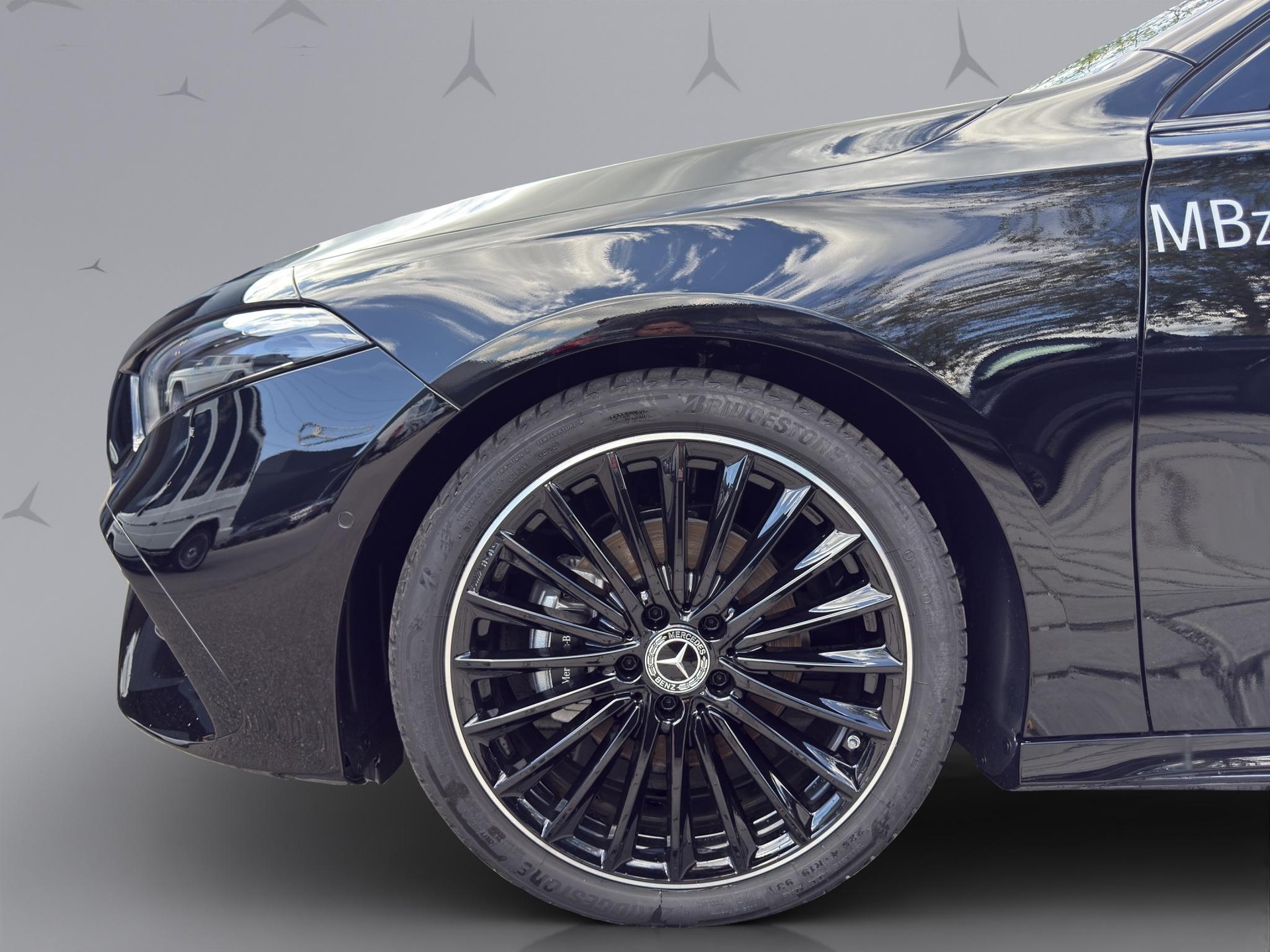 MERCEDES-BENZ A 200 AMG Line-image-17