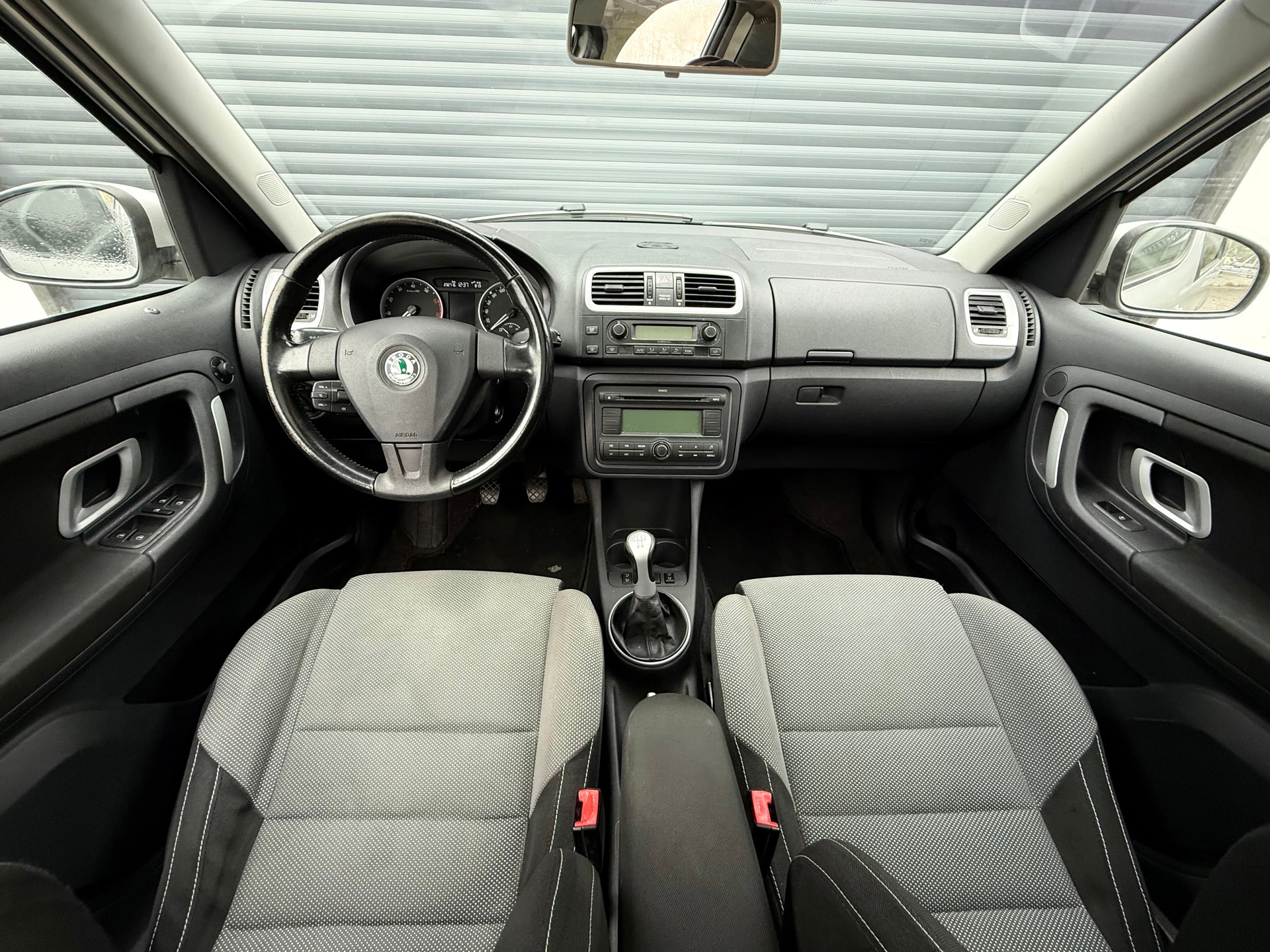 SKODA Roomster 1.6 Magic-image-9