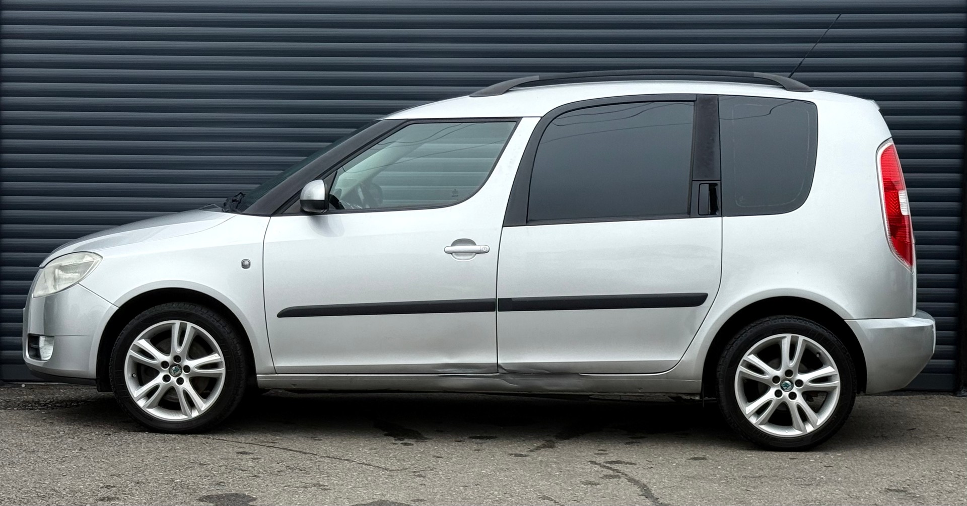 SKODA Roomster 1.6 Magic-image-7