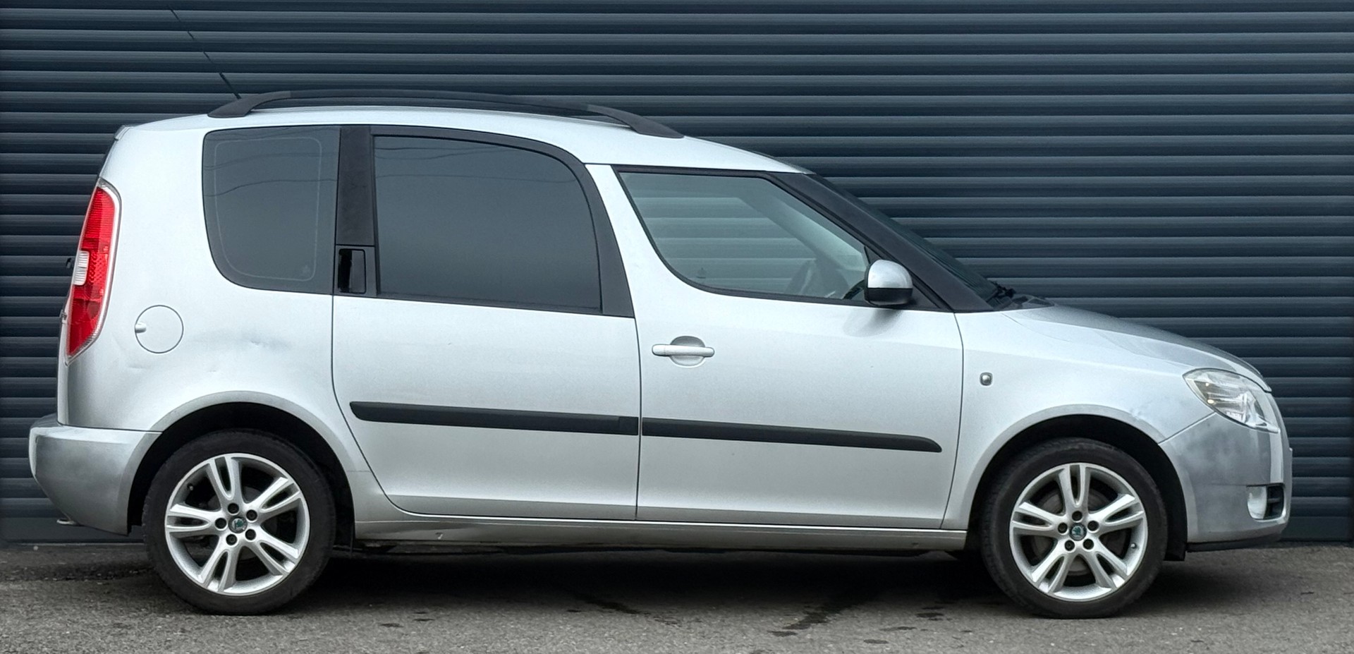 SKODA Roomster 1.6 Magic-image-3