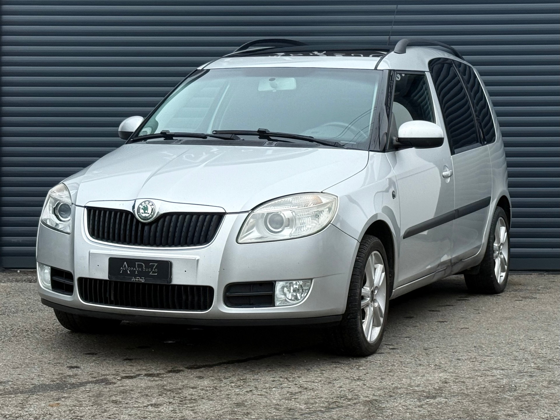 SKODA Roomster 1.6 Magic-image-0