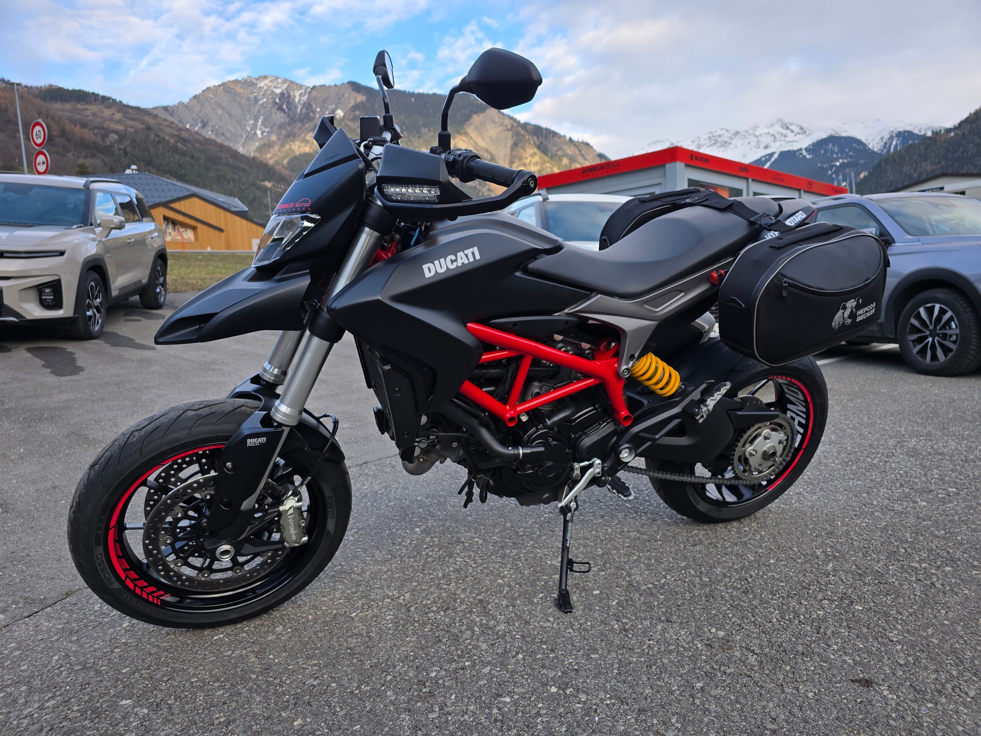 DUCATI Hypermotard 821
