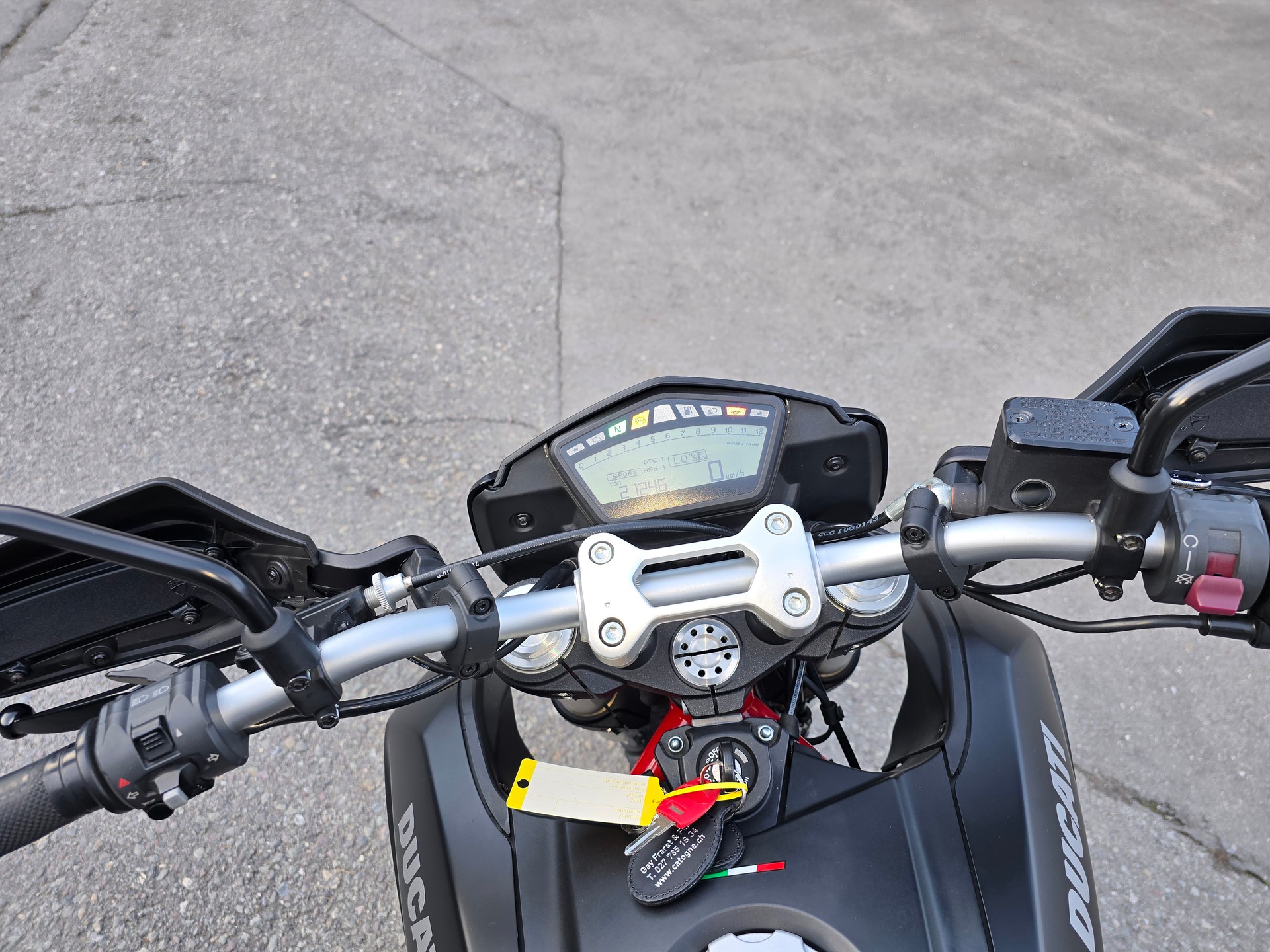 DUCATI Hypermotard 821-image-14
