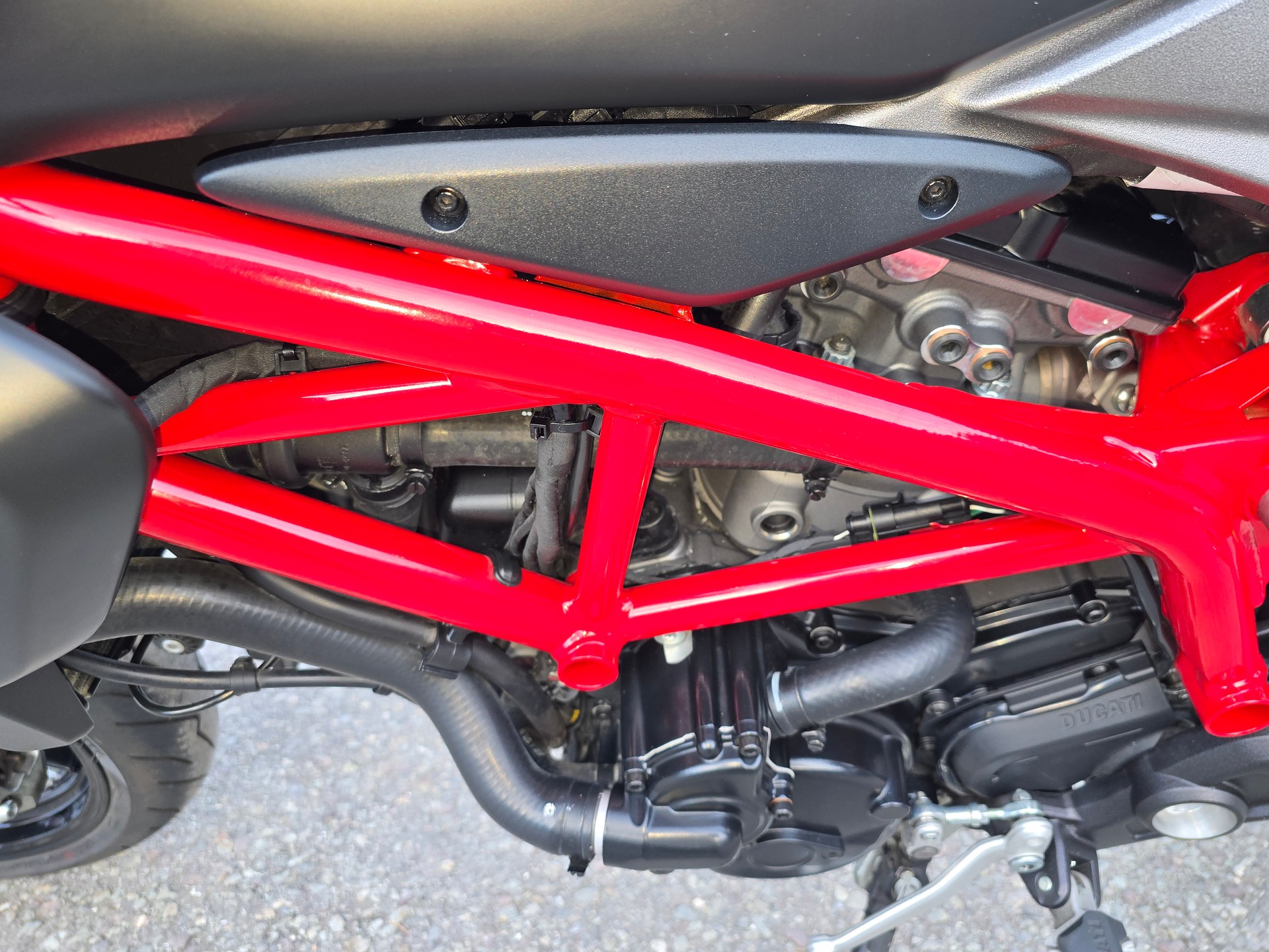 DUCATI Hypermotard 821-image-10