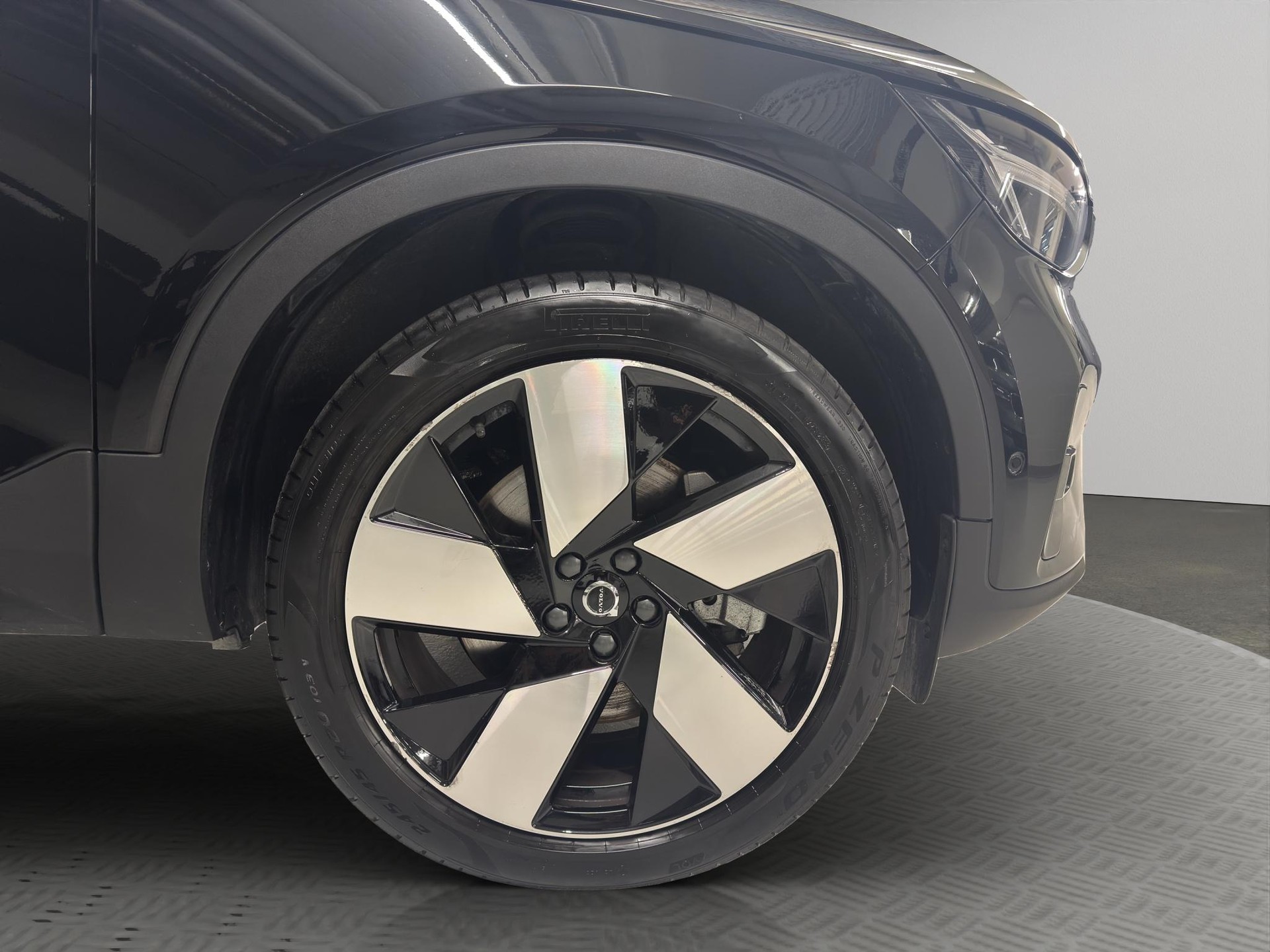 VOLVO XC40 1.5 T5 PiH Ultimate Dark-image-6
