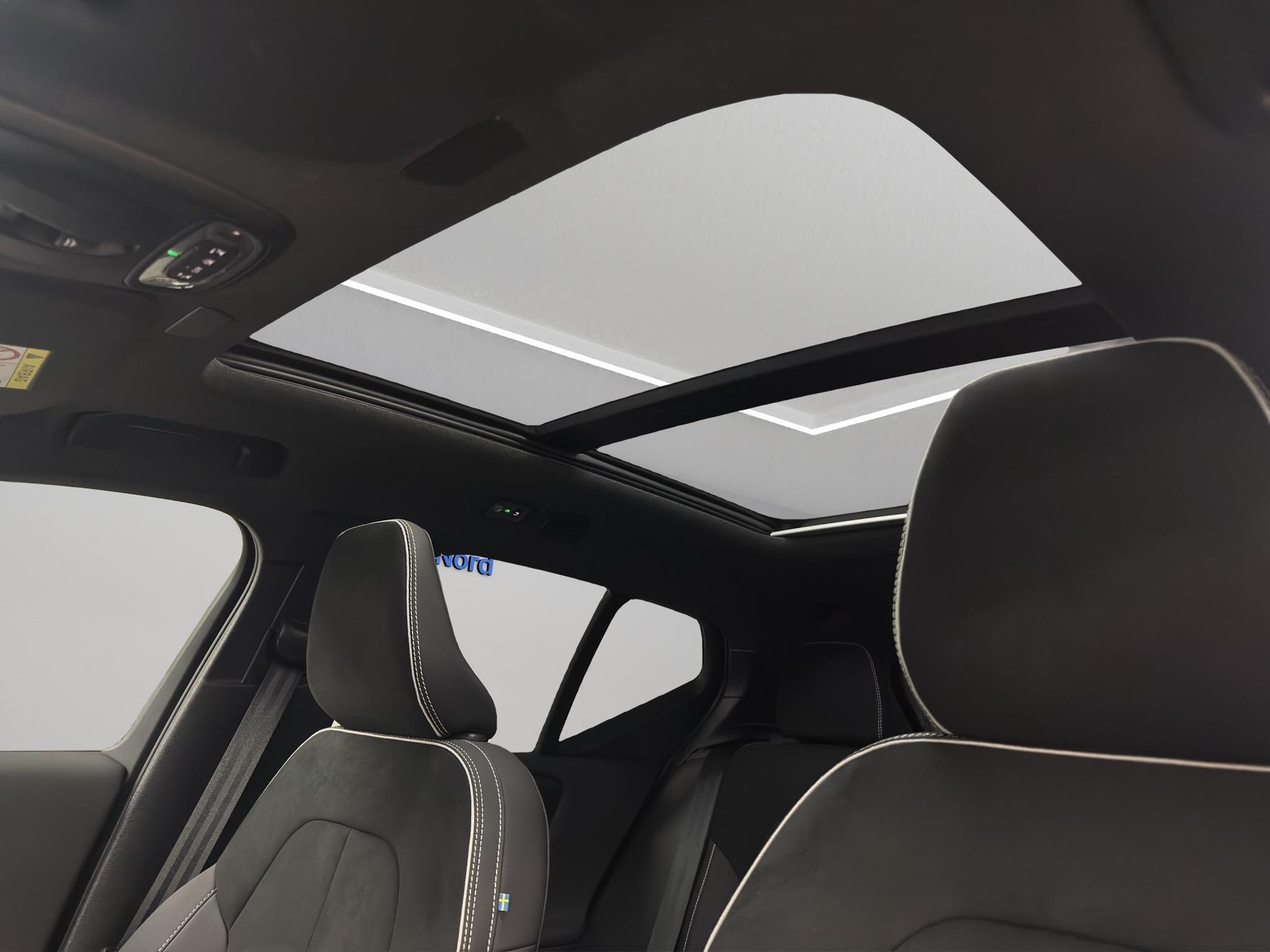 VOLVO XC40 1.5 T5 PiH Ultimate Dark-image-12