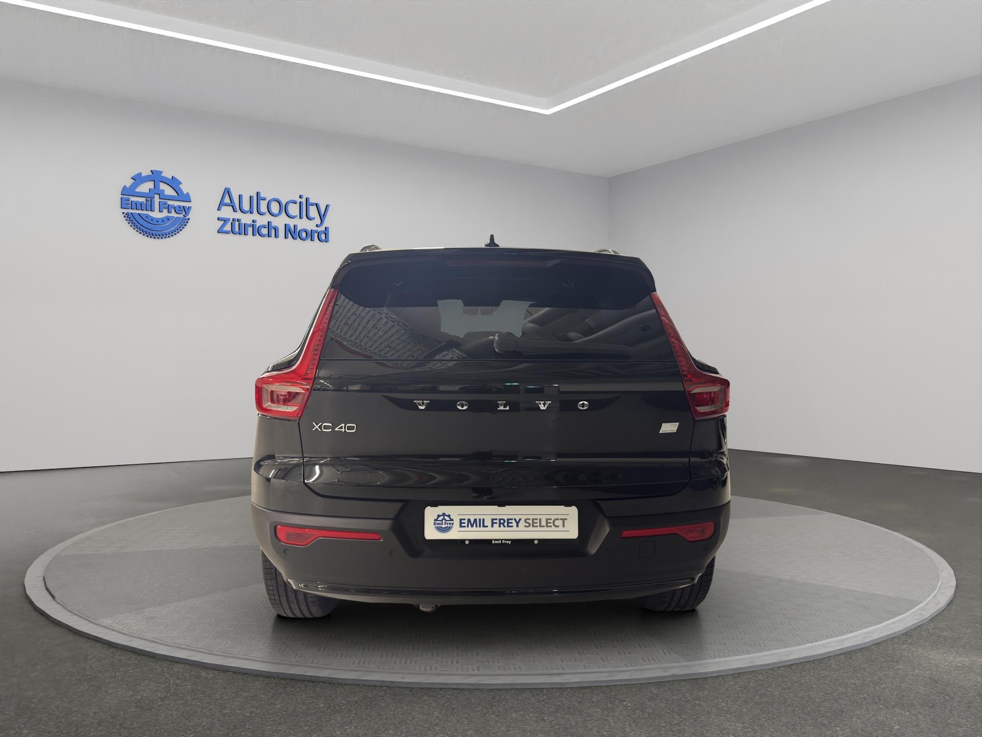 VOLVO XC40 1.5 T5 PiH Ultimate Dark-image-3