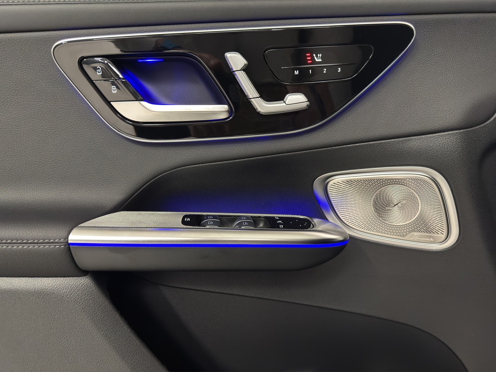 MERCEDES-BENZ GLC 400 e 4M EQ Star-image-12