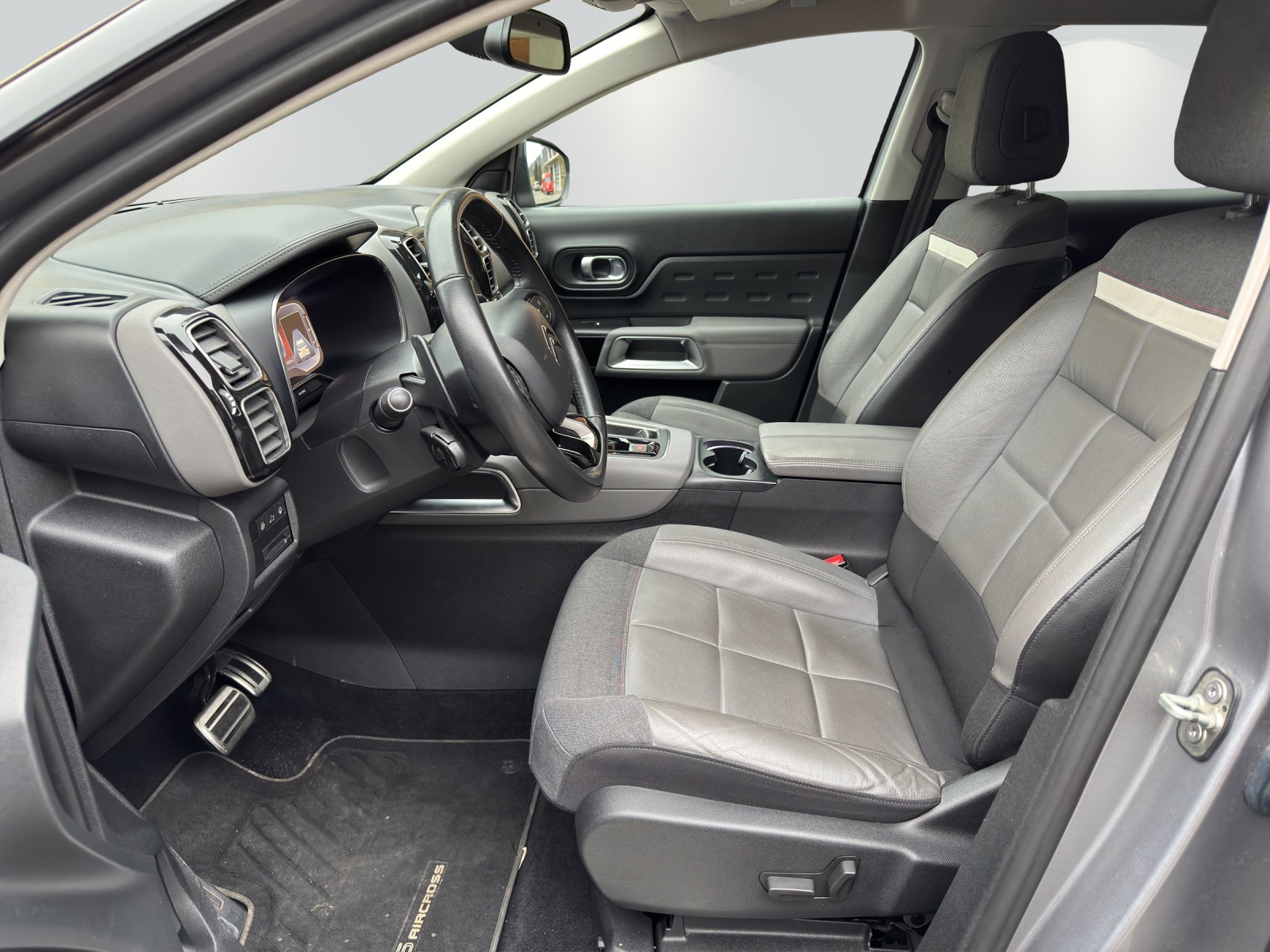 CITROEN C5 Aircross 1.6i PureTech Shine EAT8-image-9