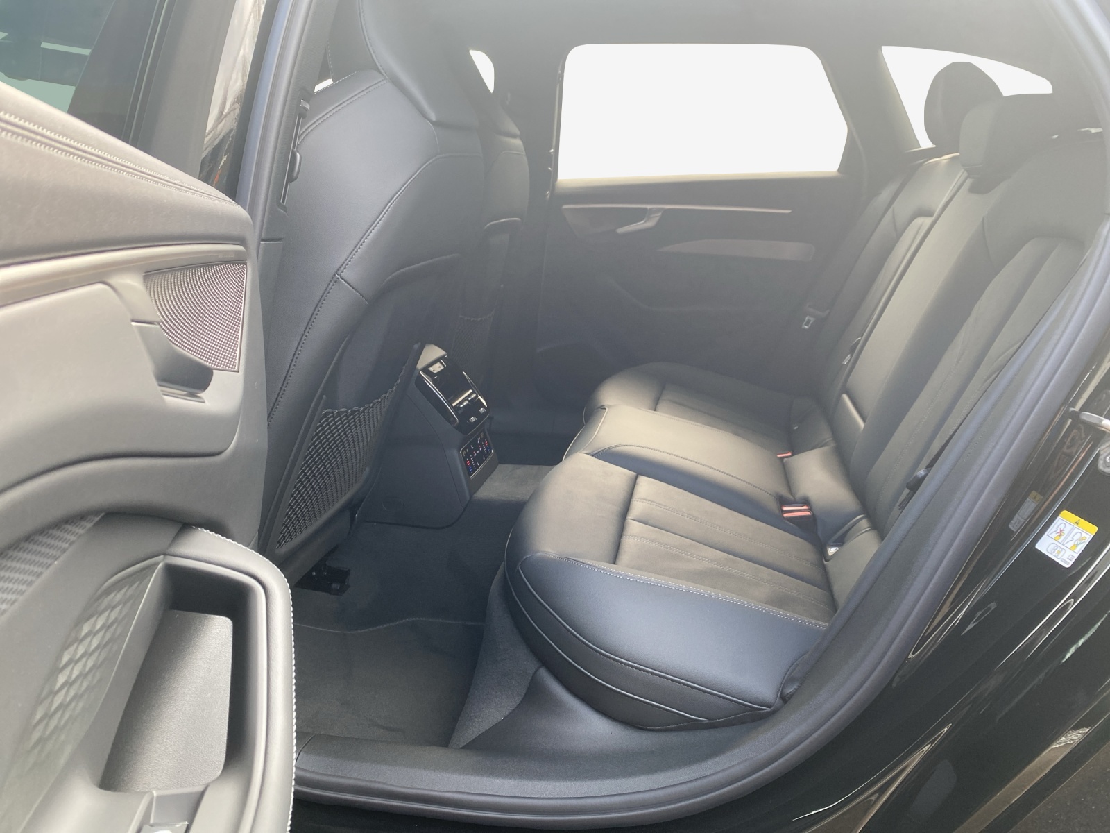 AUDI A6 Avant TDI quattro 150 kW S tronic-image-11