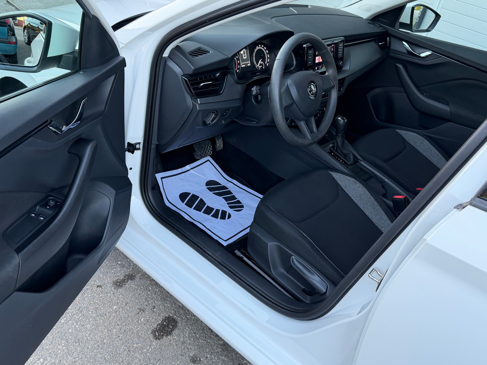 SKODA 1.6 TDI 115PS DSG-image-6