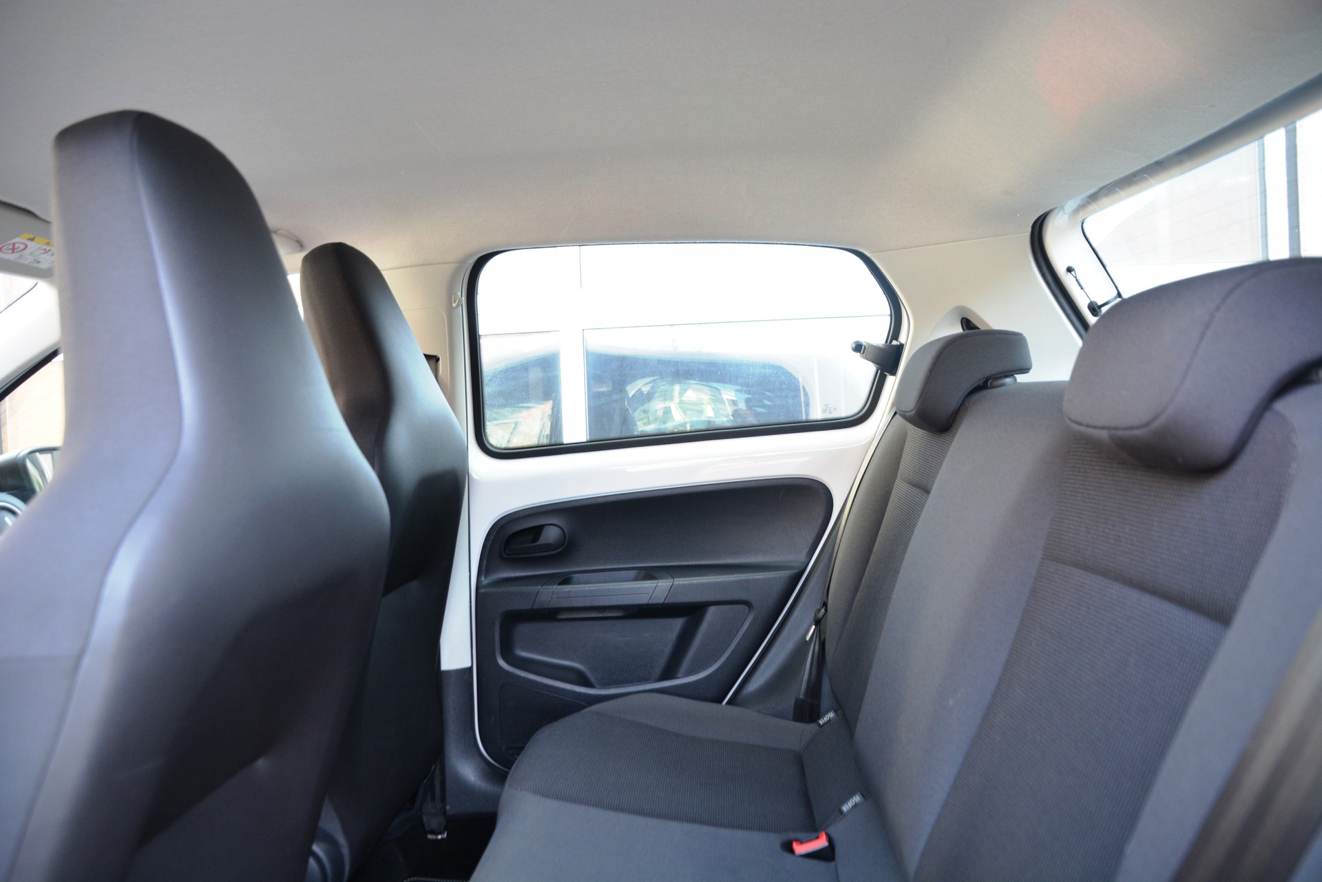 VW Up 1.0 move up-image-12
