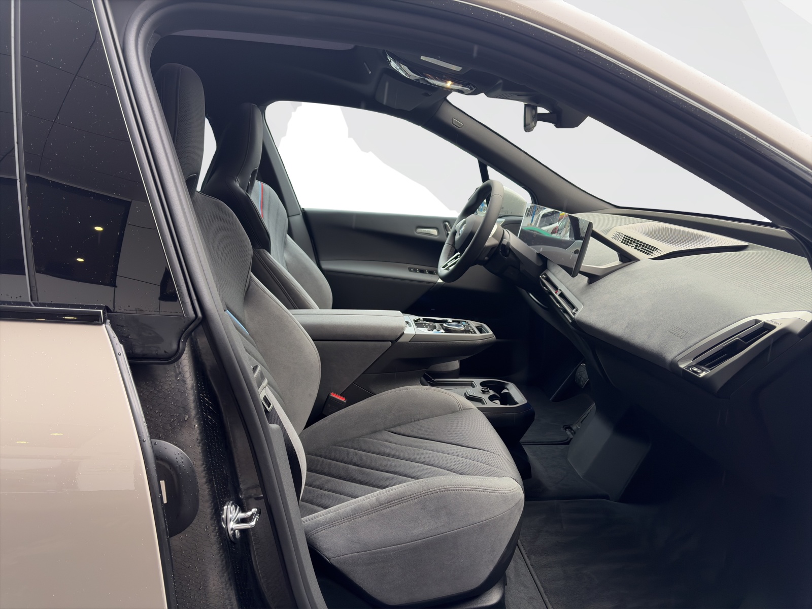 BMW iX xDrive45-image-15