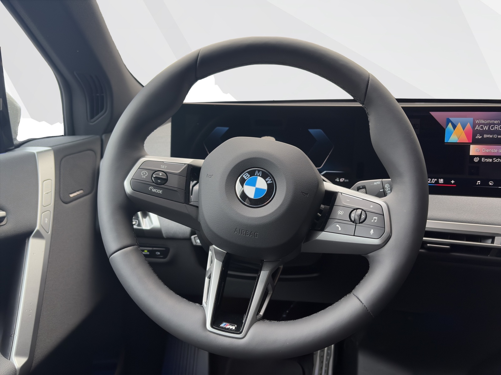 BMW iX xDrive45-image-11