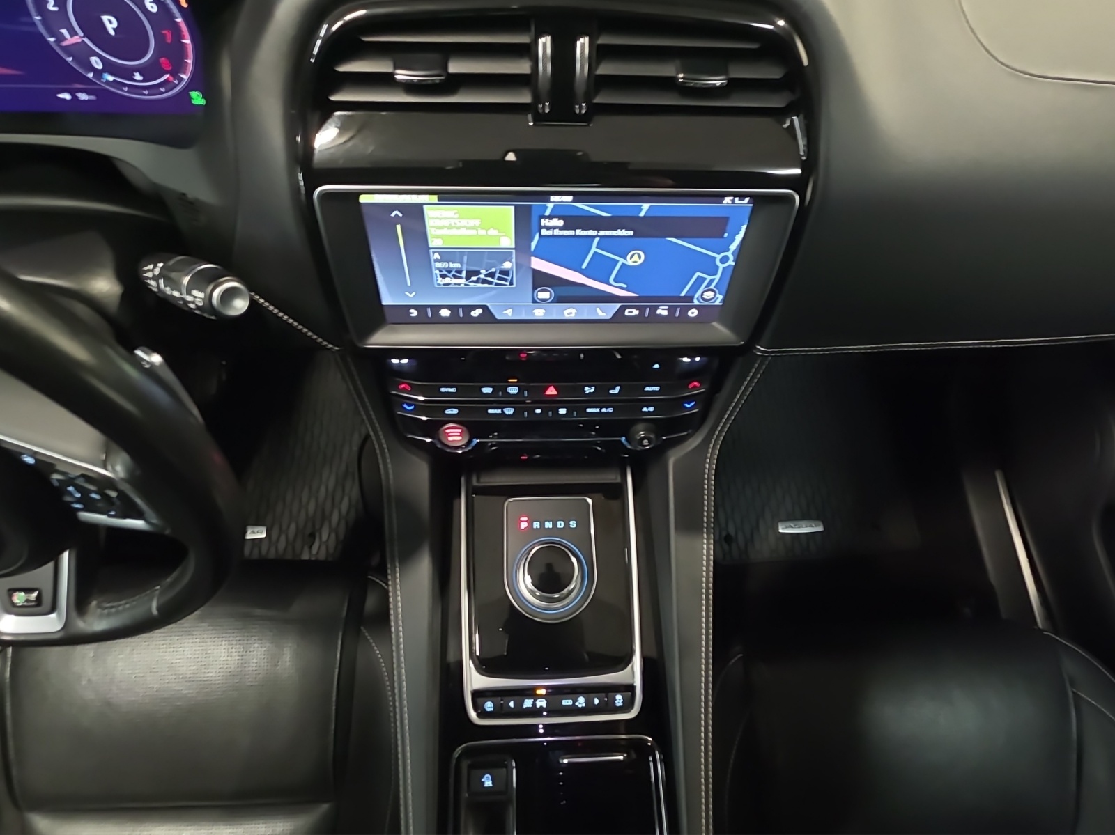 JAGUAR F-Pace 25t 2.0 R-Sport AWD Automatik-image-11