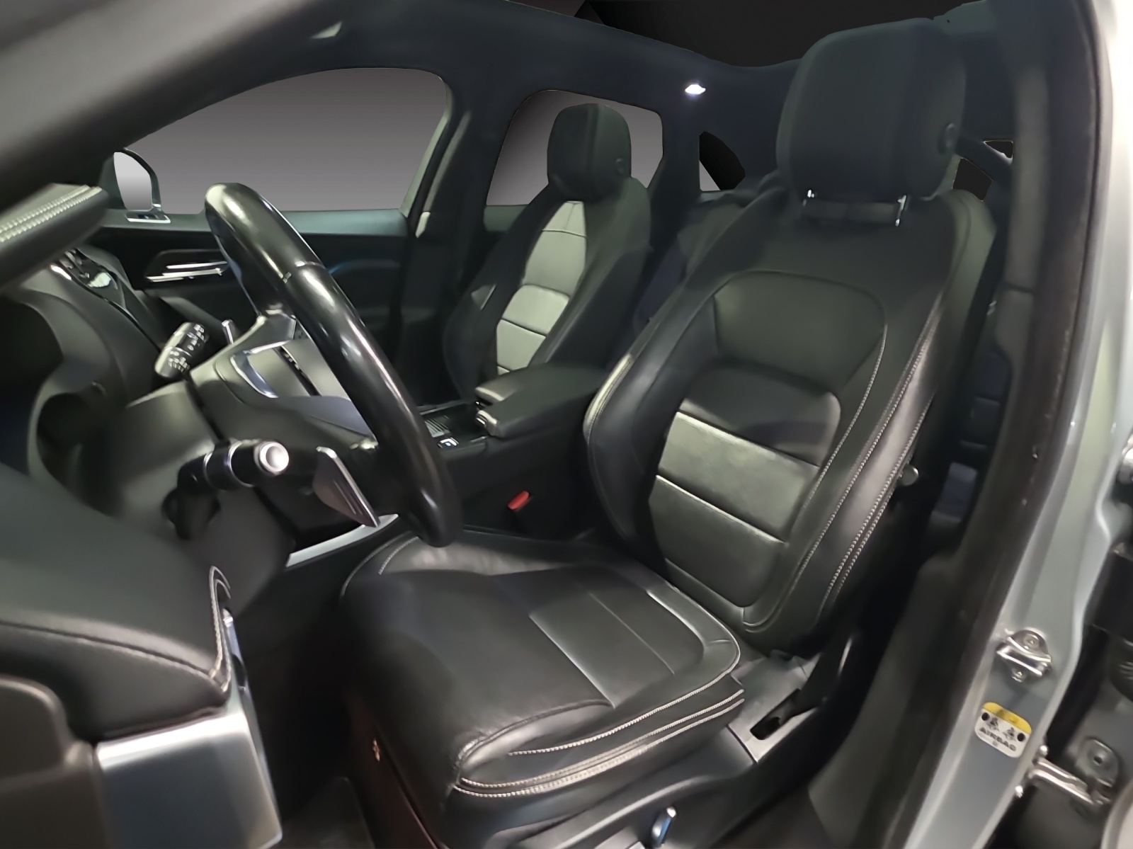 JAGUAR F-Pace 25t 2.0 R-Sport AWD Automatik-image-14