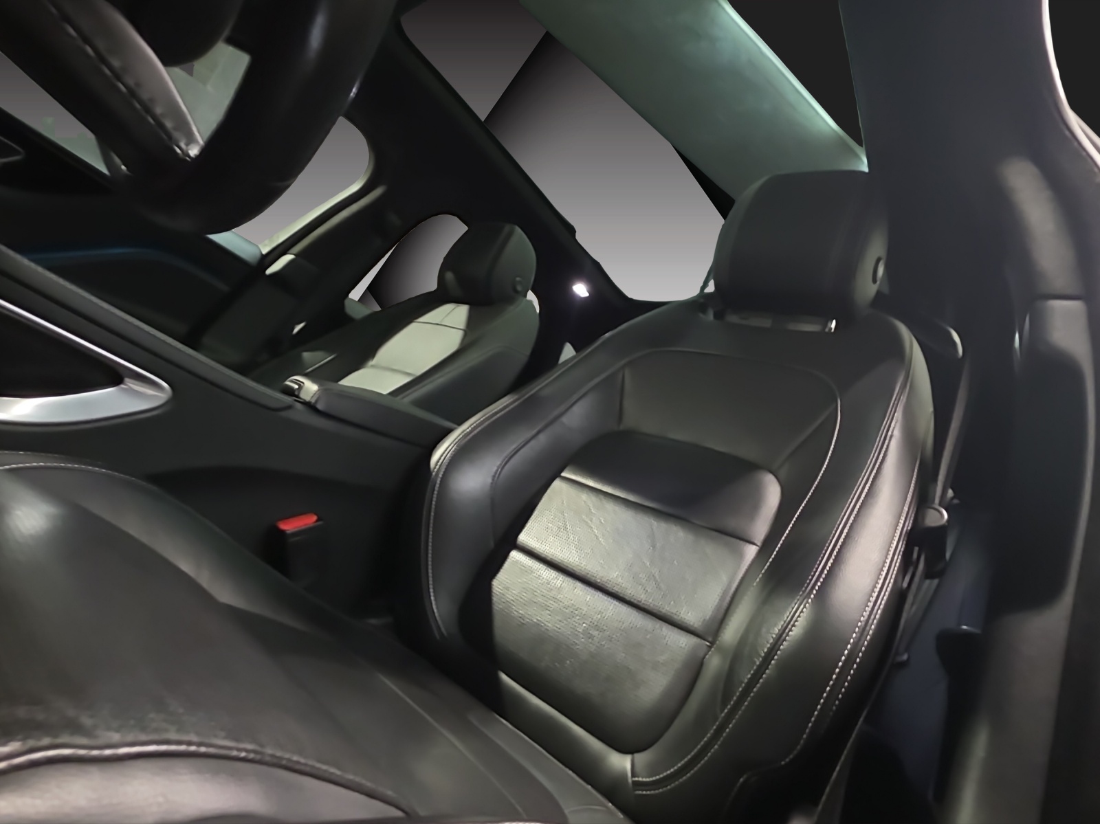 JAGUAR F-Pace 25t 2.0 R-Sport AWD Automatik-image-13