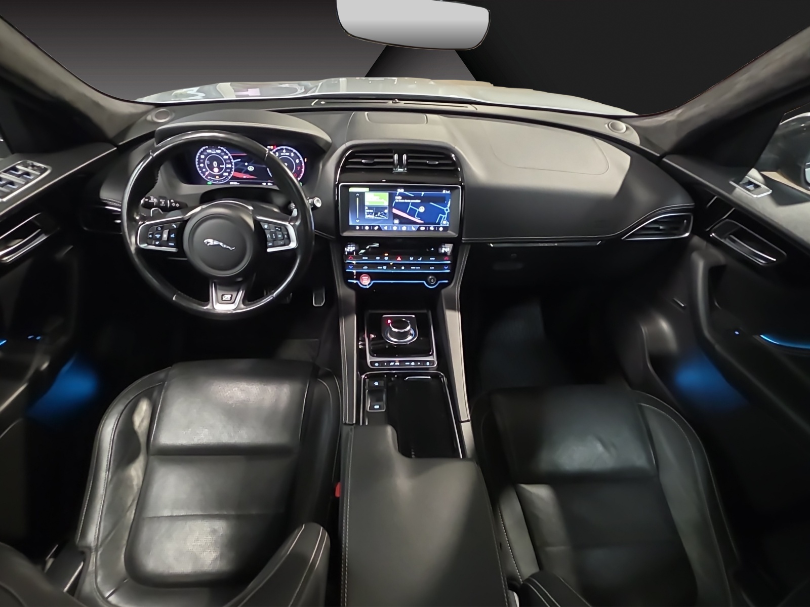 JAGUAR F-Pace 25t 2.0 R-Sport AWD Automatik-image-9