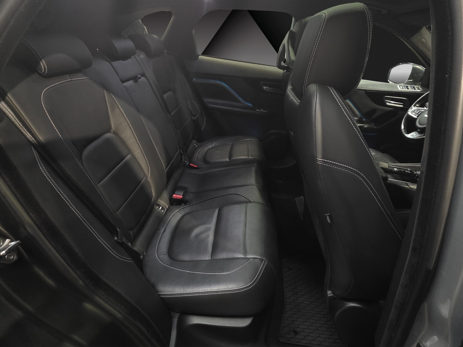 JAGUAR F-Pace 25t 2.0 R-Sport AWD Automatik-image-17
