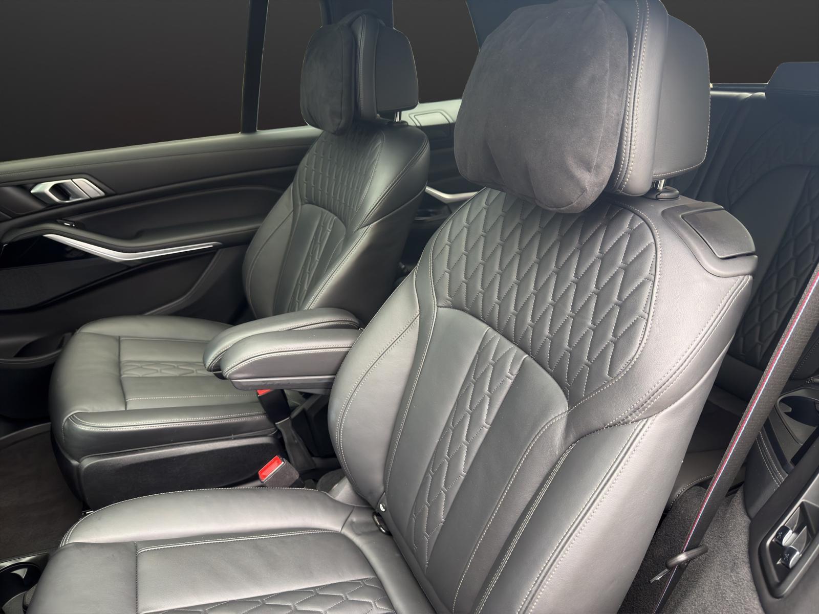 BMW X7 xDrive 48V 40i Steptronic-image-12