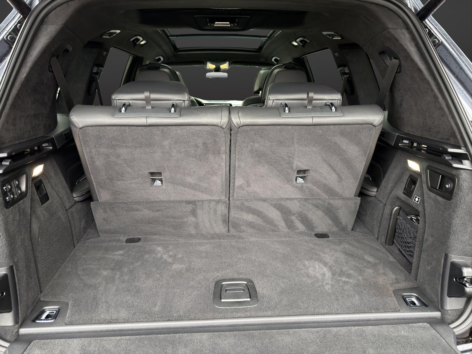 BMW X7 xDrive 48V 40i Steptronic-image-17