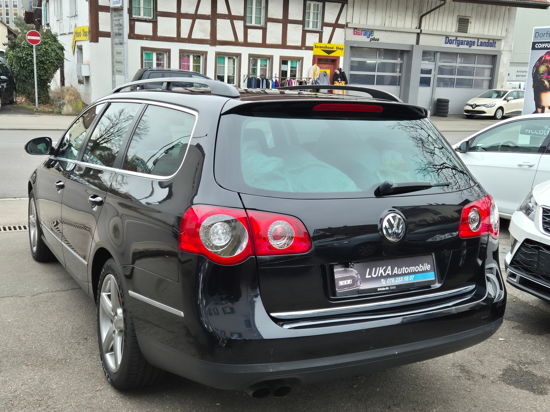 VW Passat Variant 2.0 FSI Highline-showroom-element-3