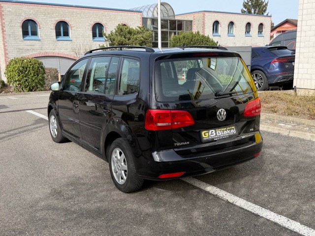 VW Touran 1.4 TSI Trendline Version 7 places-image-4