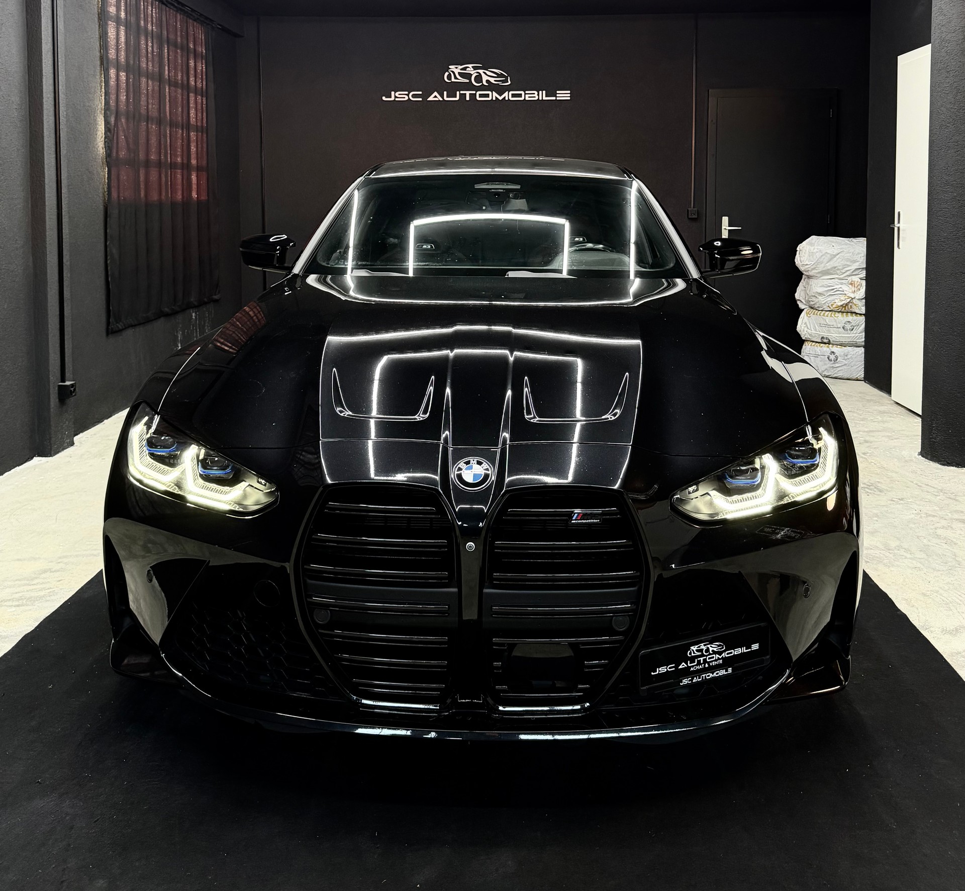 BMW M3 Competition M xDrive-showroom-element-1