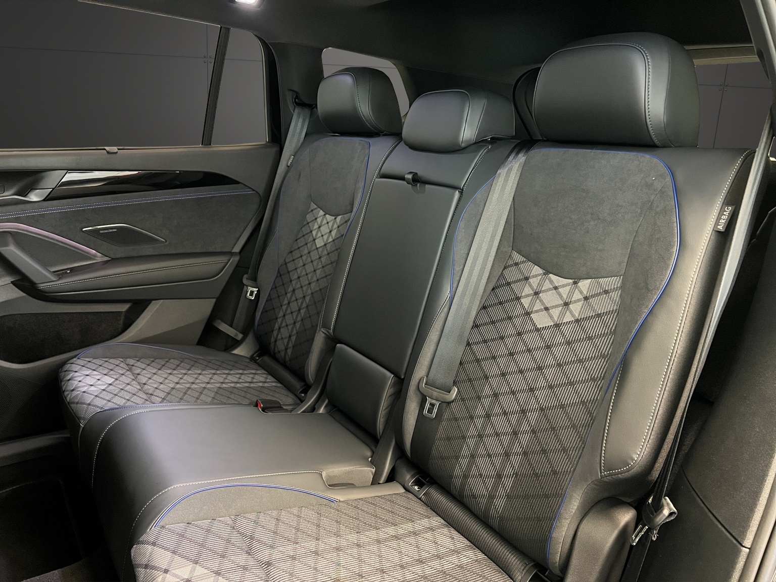 VW Tayron 1.5 TSI evo2 eHybrid R-Line DSG-image-8