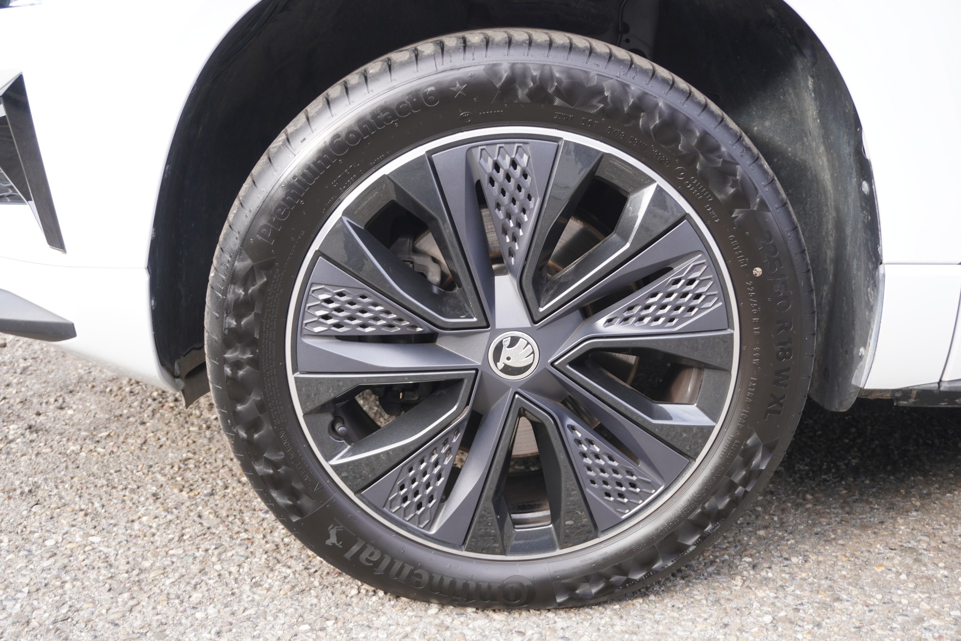 SKODA Karoq 2.0 TDI CR Sport Line 4x4 DSG-image-8