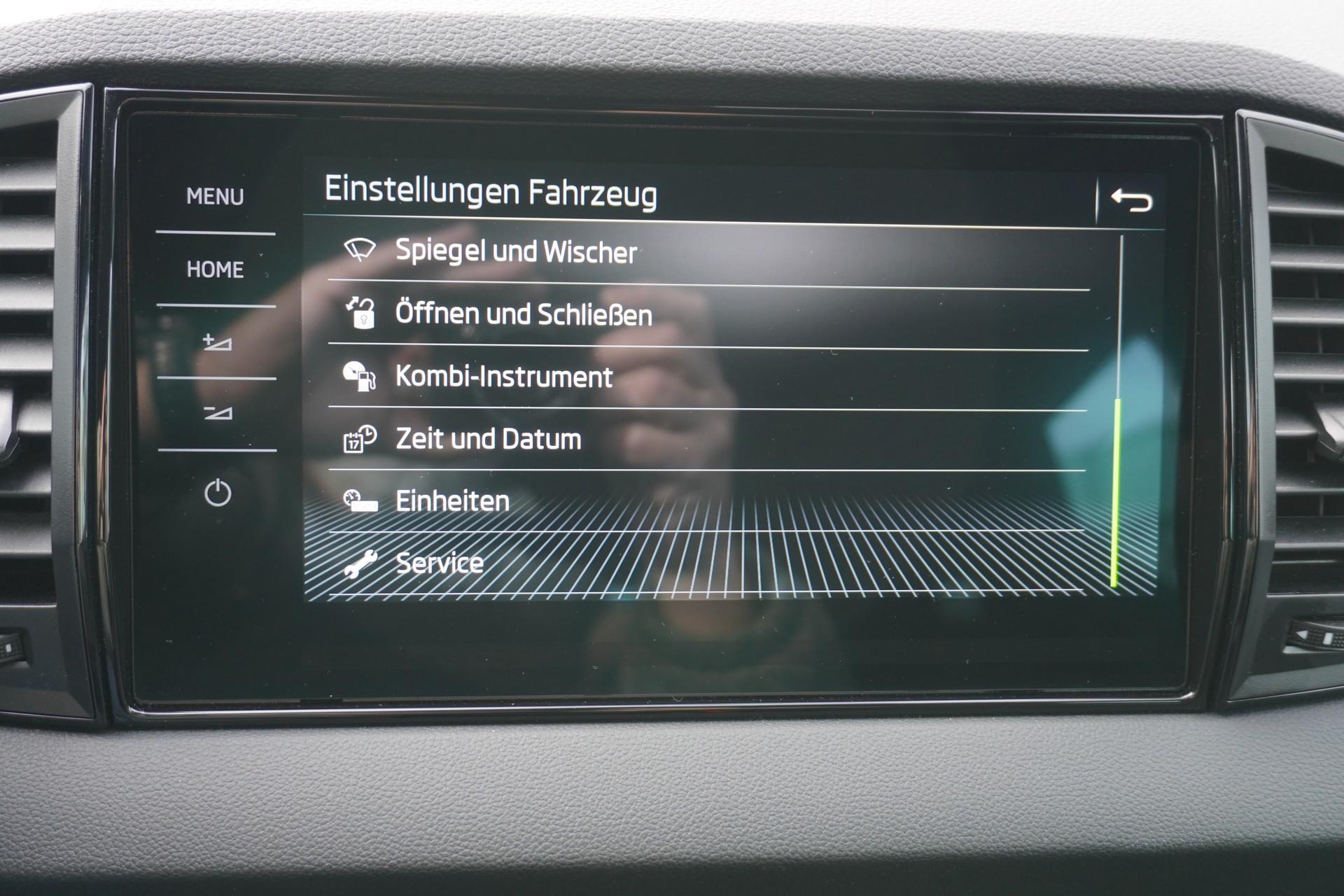 SKODA Karoq 2.0 TDI CR Sport Line 4x4 DSG-image-30