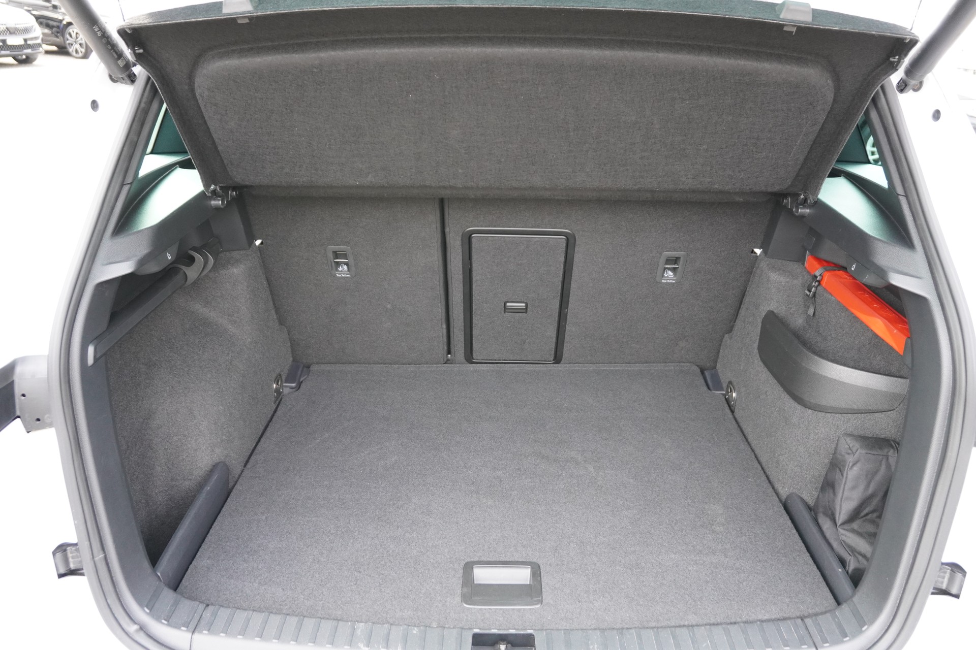 SKODA Karoq 2.0 TDI CR Sport Line 4x4 DSG-image-9