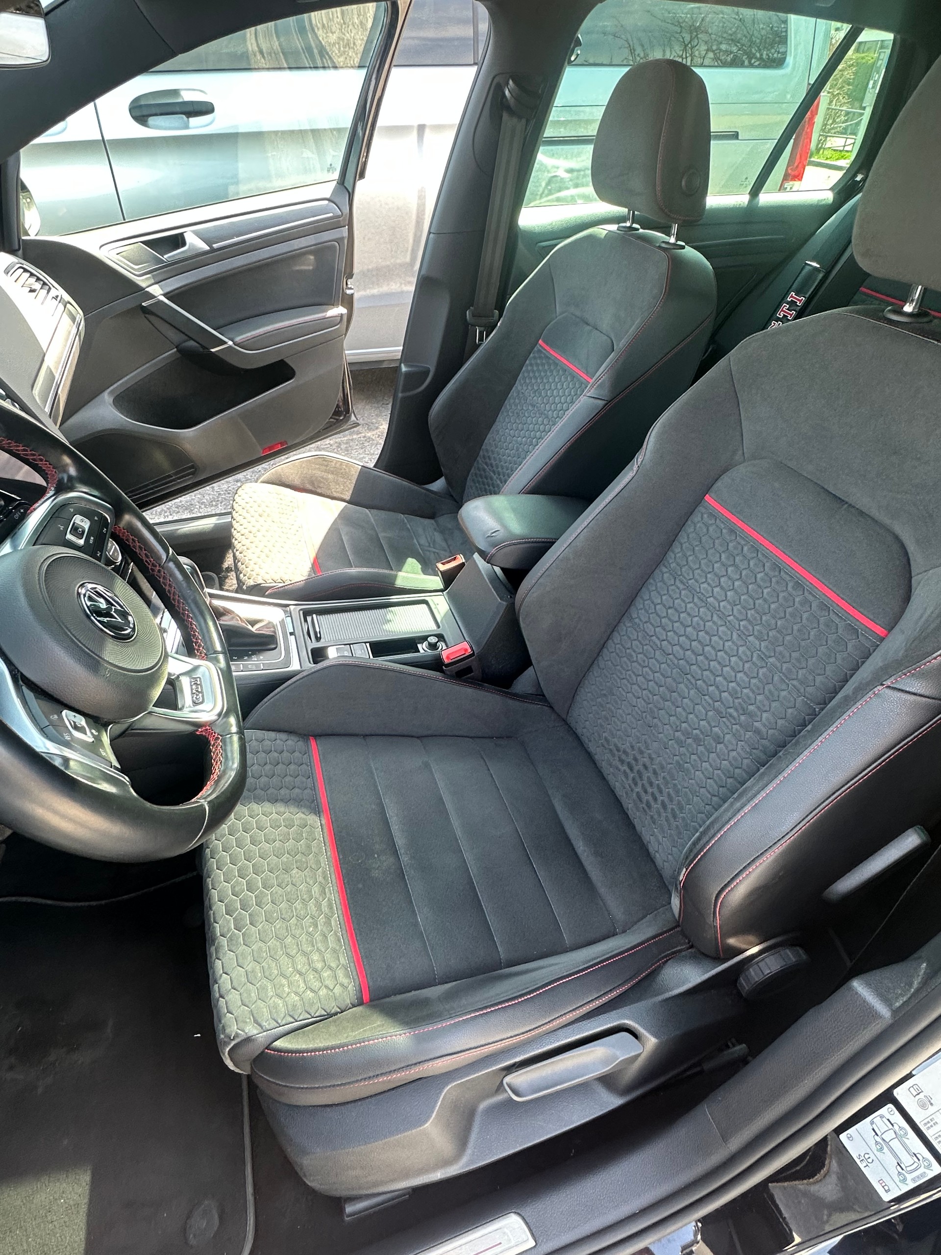 VW Golf 2.0 TSI GTI Performance DSG-image-5