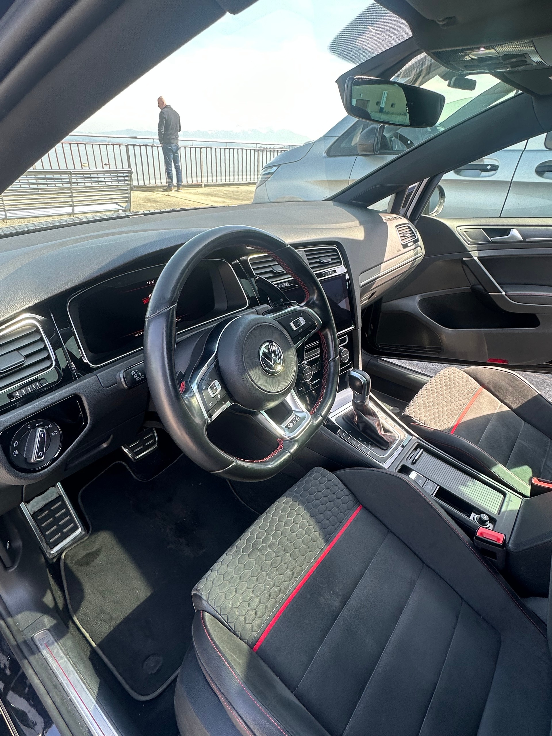 VW Golf 2.0 TSI GTI Performance DSG-image-2