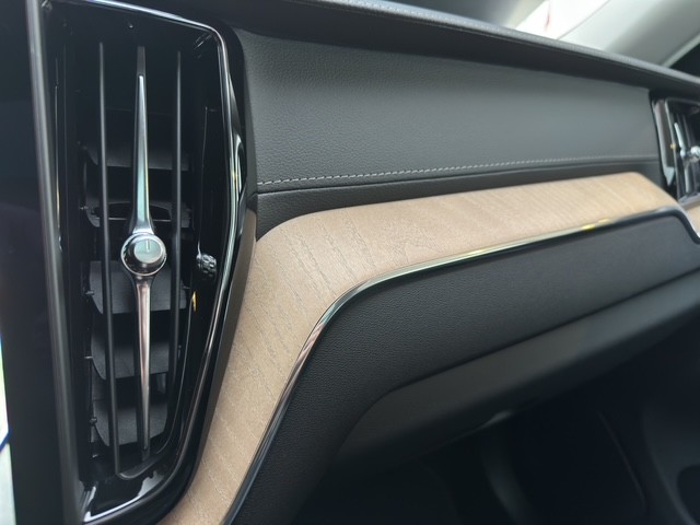 VOLVO XC60 2.0 T6 TE Ultra Dark eAWD-image-14