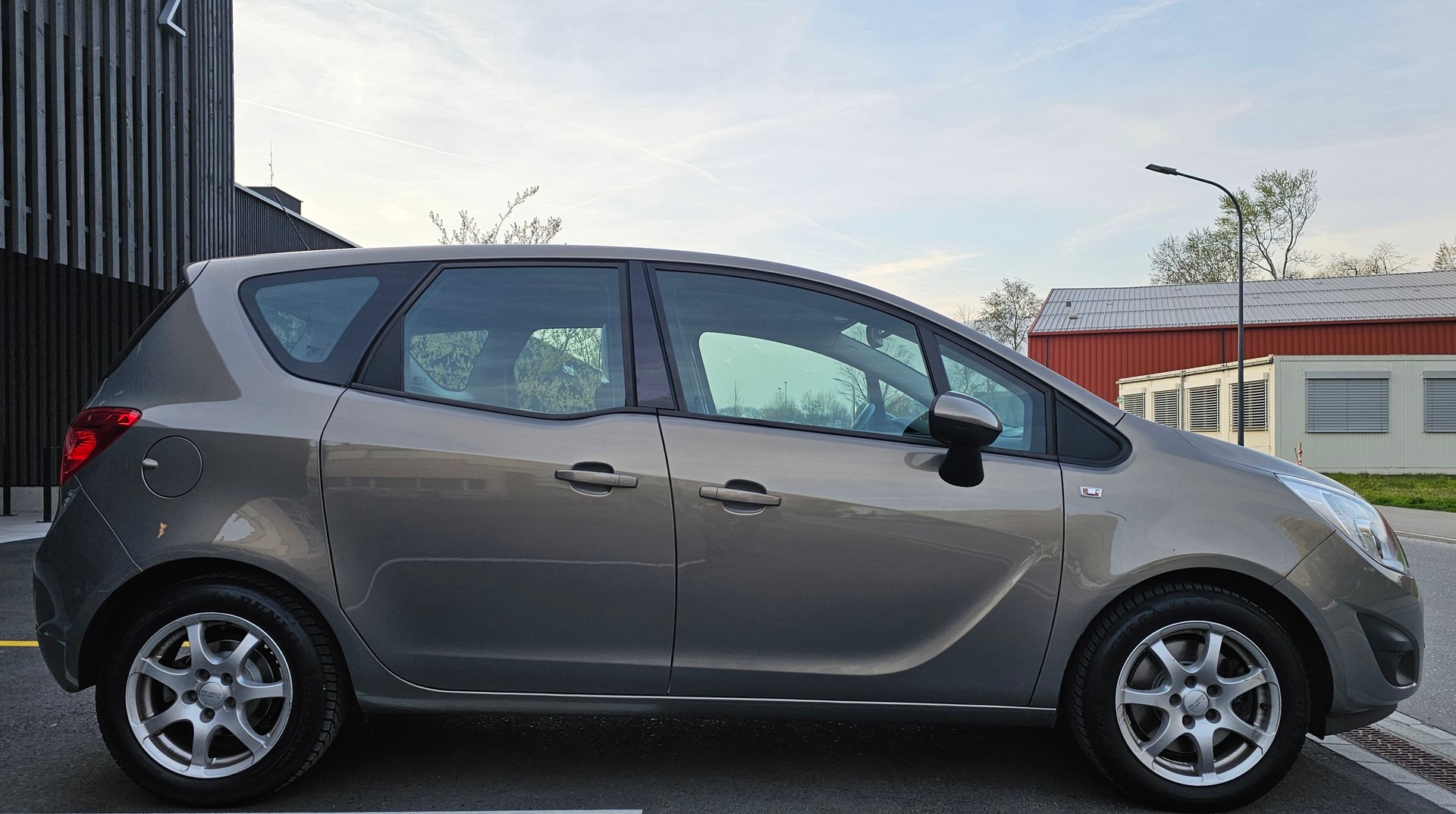OPEL Meriva 1.4 Turbo Anniversary Edition-image-4