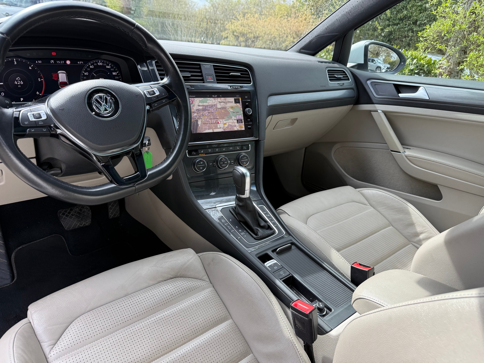 VW Golf Variant 2.0 TDI Comfortline DSG-image-12